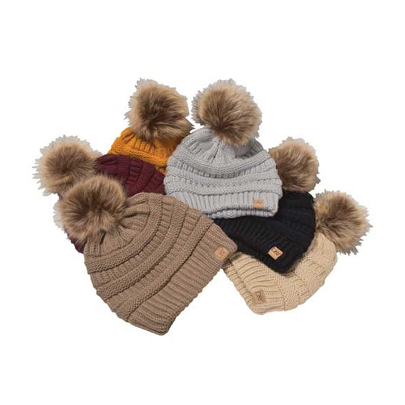 David & Young Women's Knit Beanie With Fur Pom image number 0