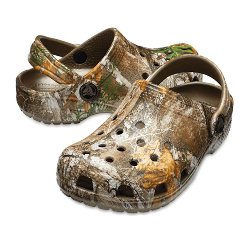 Crocs Youth Classic RealTree Edge Clogs image number 2