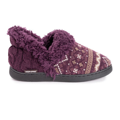 Women's Slippers  Best Prices at Your Local Dunham's Sports