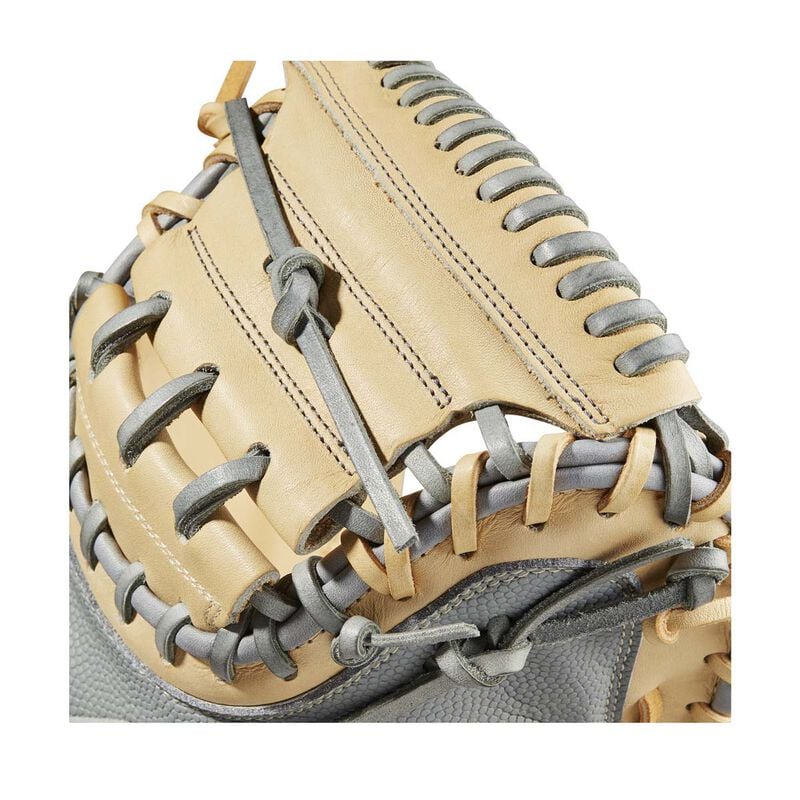 Wilson Youth 33" A2000 Pedroia Fit PF33 Catchers Mitt image number 4