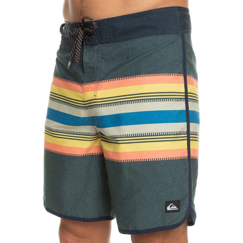 Quiksilver Everyday Scallop 19 Boardshort image number 3