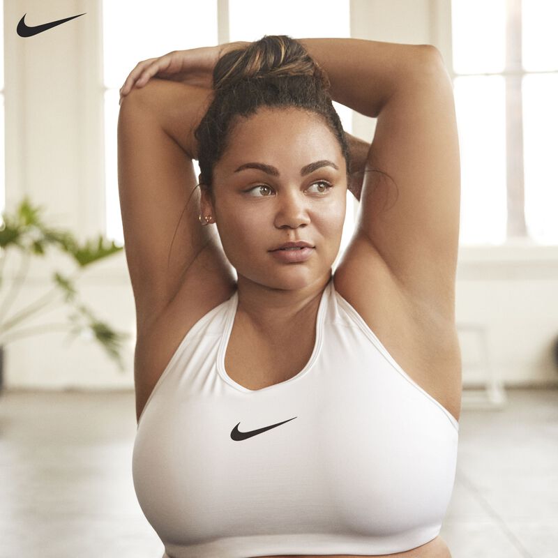 Nike Women's Plus Size Swoosh Bra image number 3