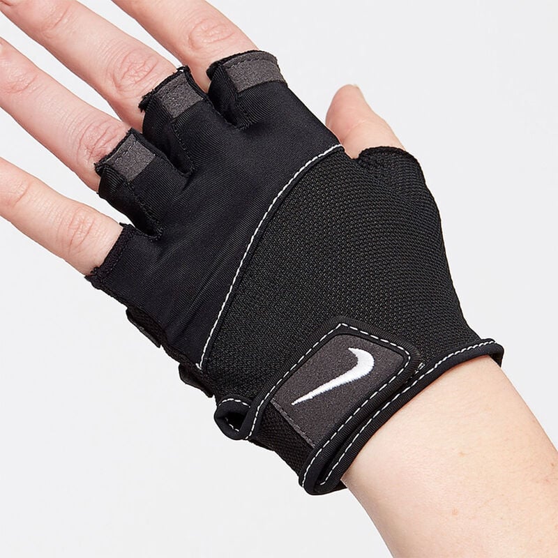 Nike Women's Elemental Fitness Gloves image number 1