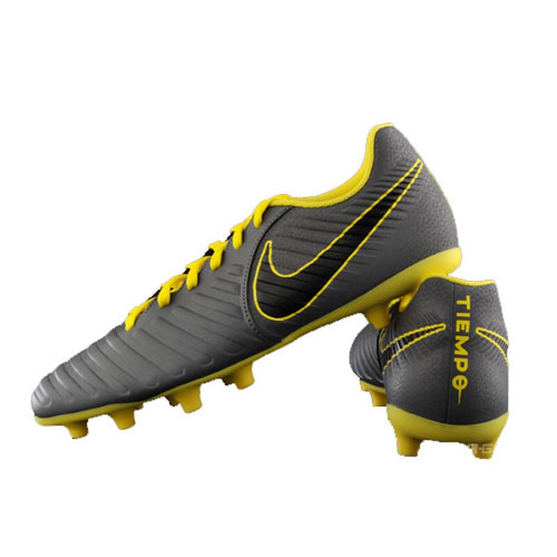 Nike Men's Legend 7 Club Multi-Ground Soccer Cleats image number 2