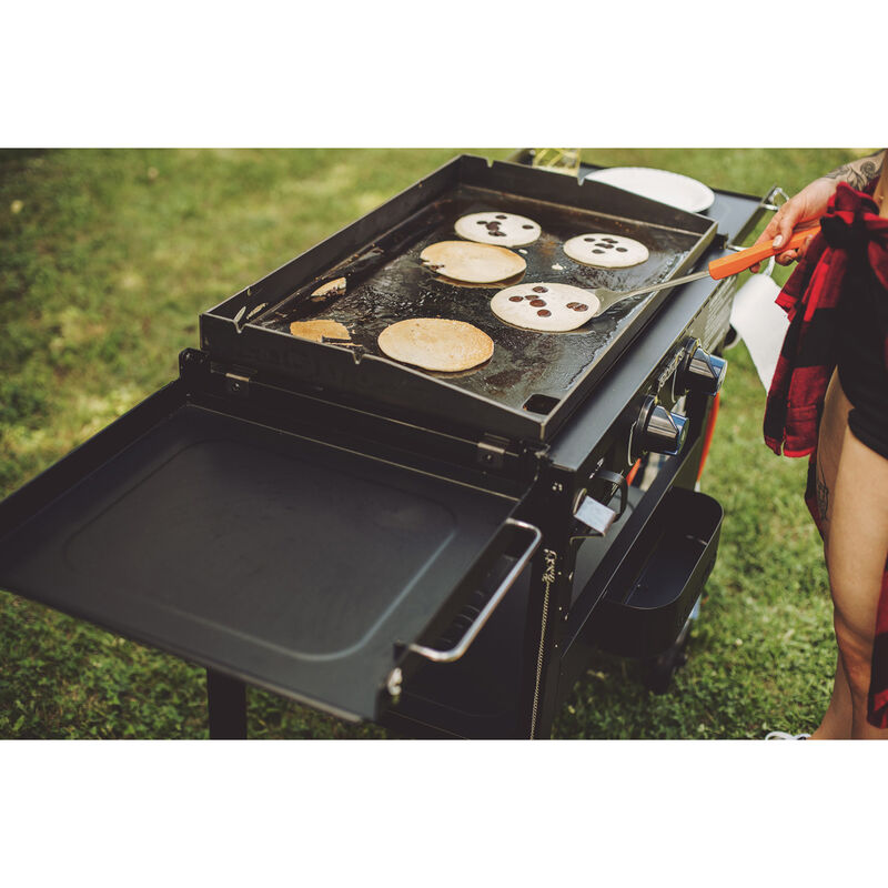 Razor 2 Burner Griddle with Foldable Side Shelves with Included Condiment Tray and Wind Guards image number 9