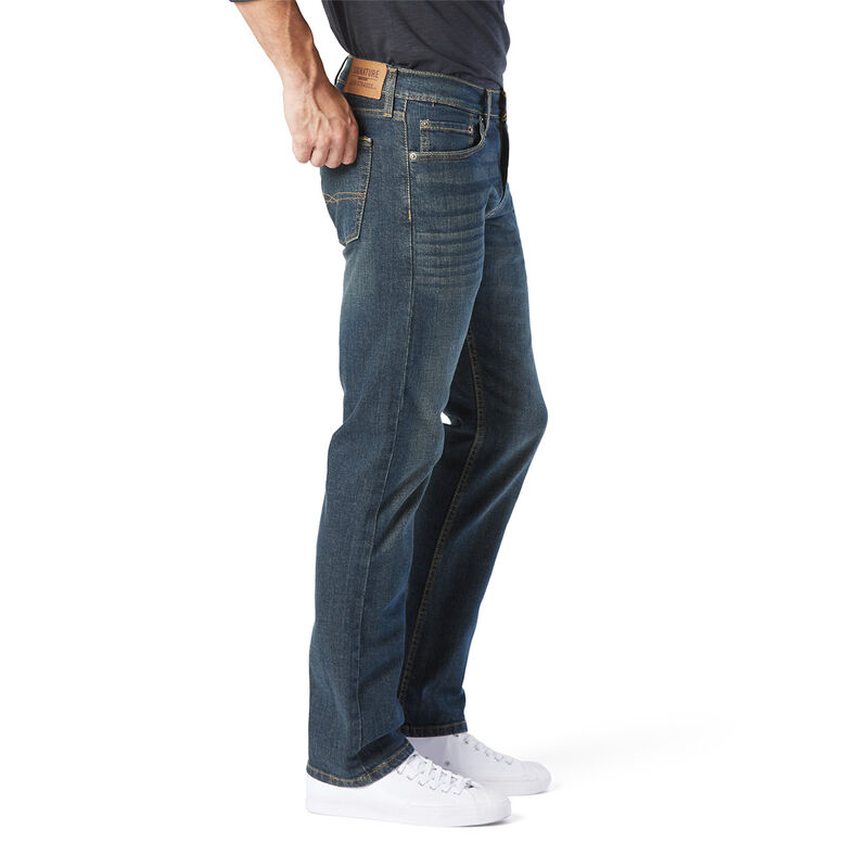 Signature by Levi Strauss & Co. Gold Label Men's LSS Straight Jeans image number 2