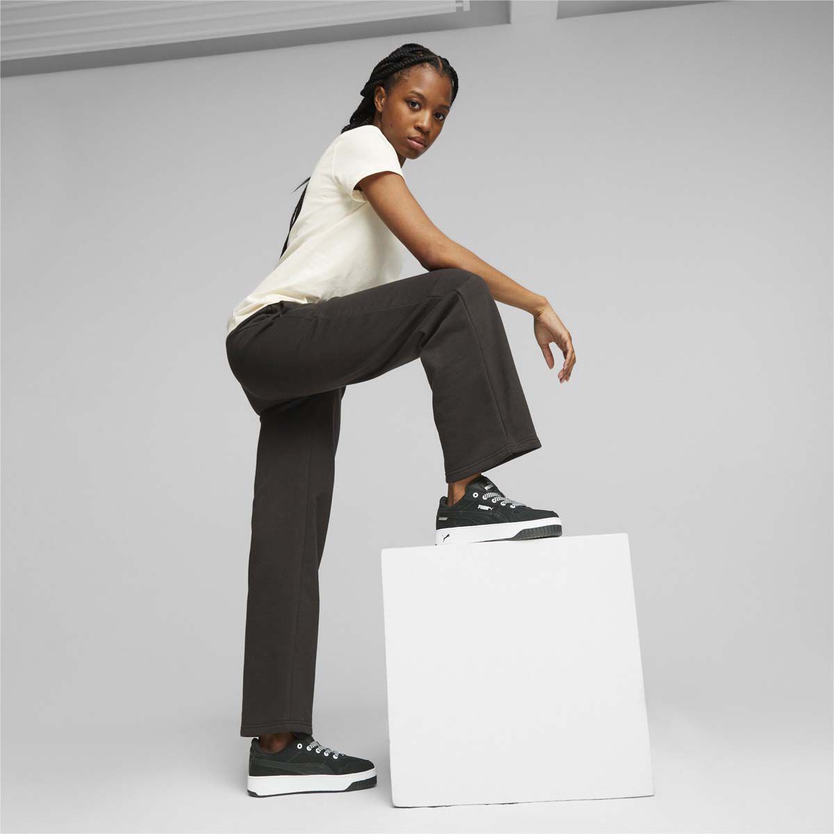 Puma Women's ESS+ Straight Leg Small Logo Pants Fleece Athletic Apparel