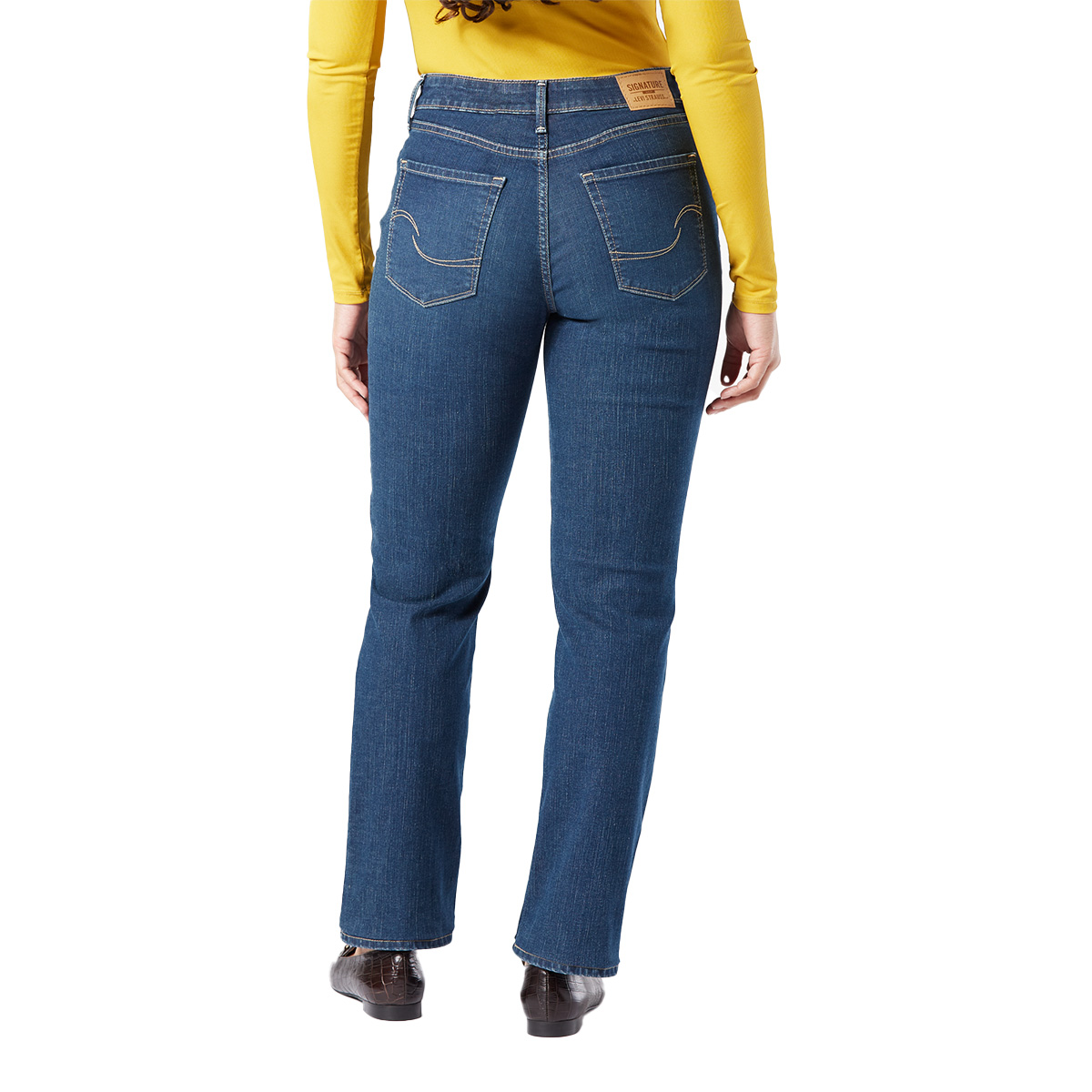 Signature by Levi Strauss Co. Gold Label Women s Tshaping Straight Jeans